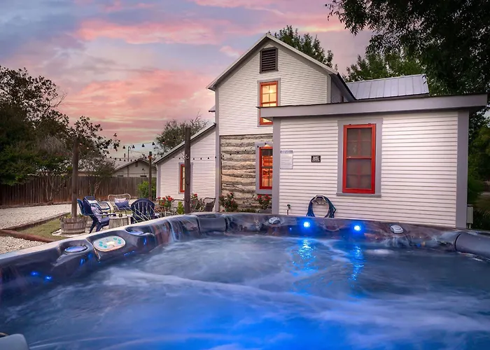 Katarina Haus - Hot Tub & Fire Pit