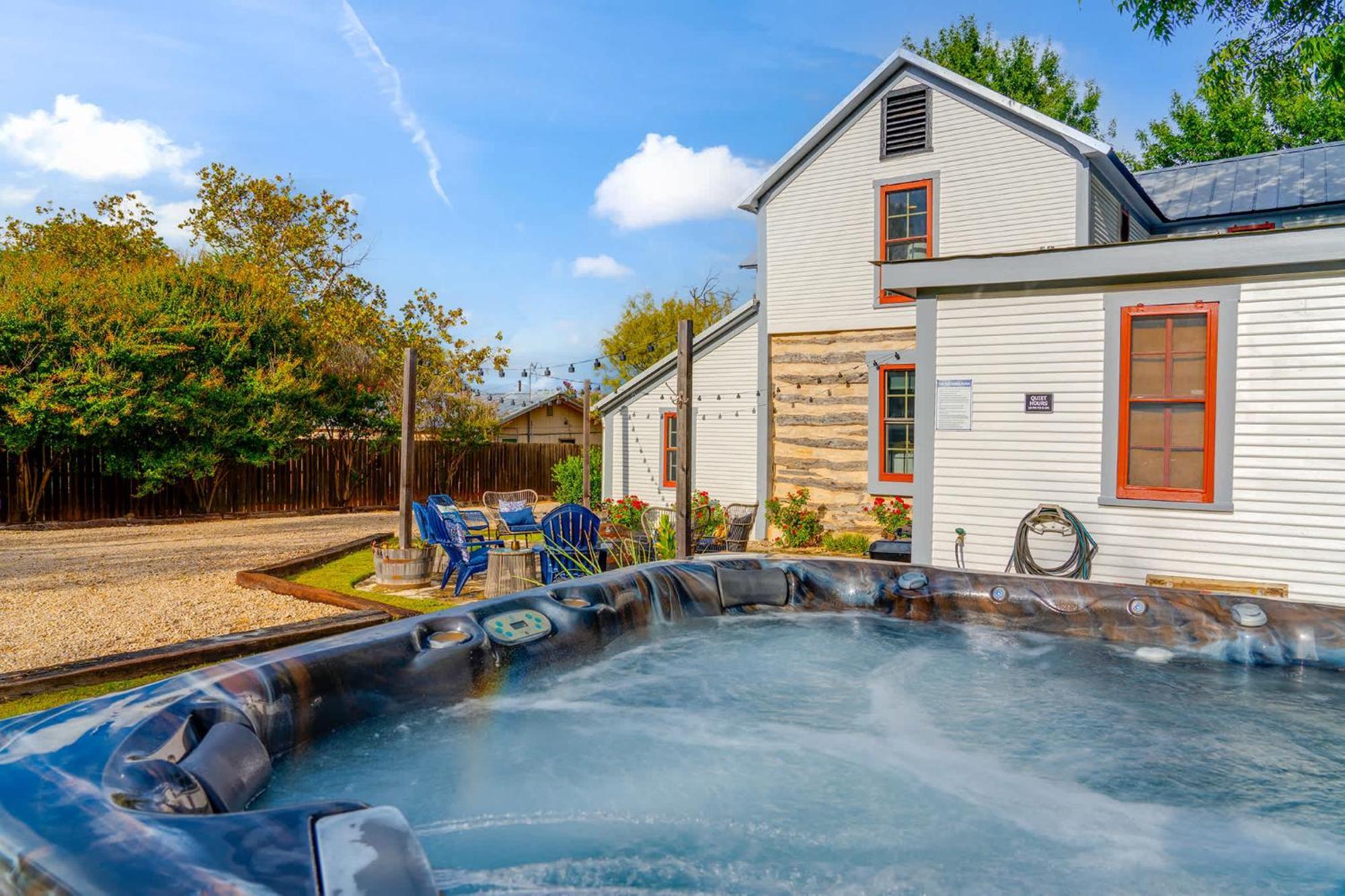 Holiday home Katarina Haus - Hot Tub & Fire Pit Fredericksburg